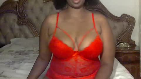 Snapshot of pearassmmm chatting on 12/26/24, 08:32 pearassmmm online show from 12/26/24, 08:32