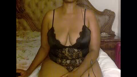 Snapshot of pearassmmm chatting on 01/07/25, 08:42 pearassmmm online show from 01/07/25, 08:42