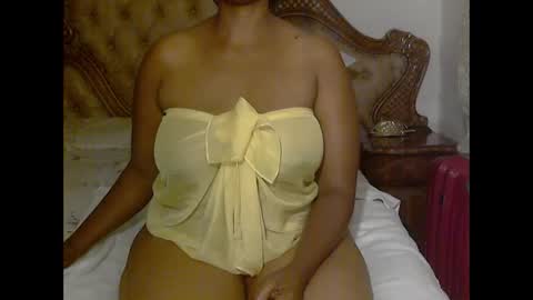 Snapshot of pearassmmm chatting on 01/10/25, 09:42 pearassmmm online show from 01/10/25, 09:42