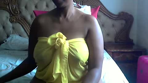 Snapshot of pearassmmm chatting on 02/11/25, 06:40 pearassmmm online show from 02/11/25, 06:40