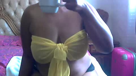 Snapshot of pearassmmm chatting on 02/13/25, 07:03 pearassmmm online show from 02/13/25, 07:03