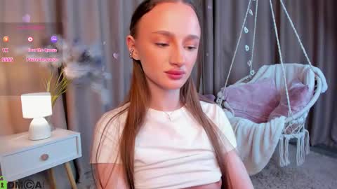 Snapshot of pearl_bloom chatting on 02/21/26, 12:00 Sex Leah online show from 02/21/26, 12:00