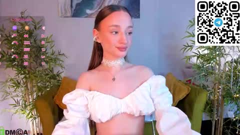 Snapshot of pearl_bloom chatting on 03/04/26, 01:33 Sex Leah online show from 03/04/26, 01:33