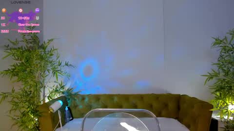 Snapshot of pearl_bloom chatting on 06/02/26, 12:34 Sex Leah online show from 06/02/26, 12:34