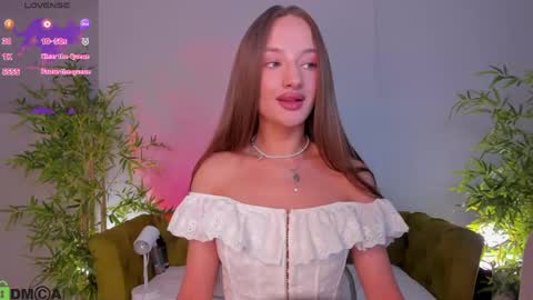 Snapshot of pearl_bloom chatting on 06/08/26, 12:47 Sex Leah online show from 06/08/26, 12:47