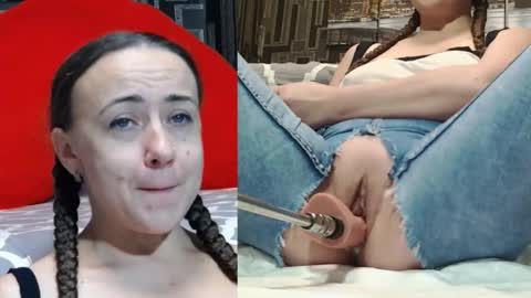 Snapshot of pearl_helen chatting on 11/14/25, 08:57 pearl_helen online show from 11/14/25, 08:57