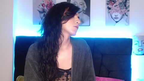 pearlatin online show from 01/10/25, 01:21