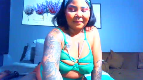 Pearl online show from 01/16/25, 04:18