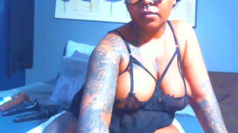 Pearl online show from 01/20/25, 03:15