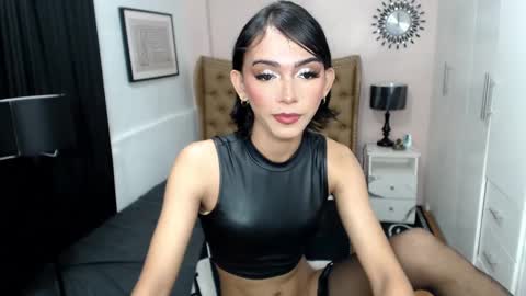 Pearl online show from 02/04/25, 01:23