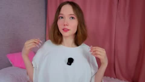 Snapshot of pearly_peach_ chatting on 04/23/26, 06:10 pearly_peach_ online show from 04/23/26, 06:10