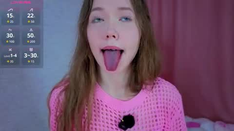 pearly_peach_ online show from 07/03/26, 12:06