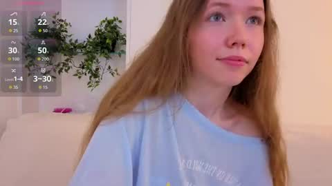 pearly_peach_ online show from 08/04/26, 12:25