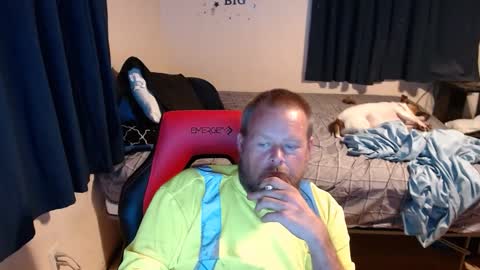 Snapshot of pecker40 chatting on 09/24/25, 02:26 pecker40 online show from 09/24/25, 02:26