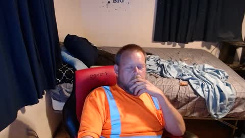 Snapshot of pecker40 chatting on 09/30/25, 01:10 pecker40 online show from 09/30/25, 01:10