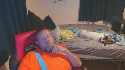 Snapshot of pecker40 chatting on 10/07/25, 02:31 pecker40 online show from 10/07/25, 02:31