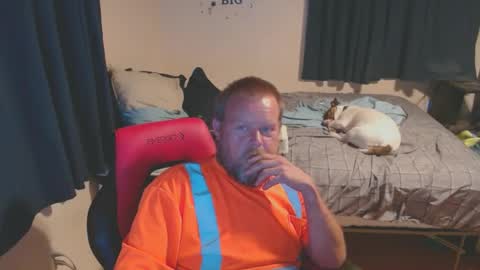 Snapshot of pecker40 chatting on 10/08/25, 02:53 pecker40 online show from 10/08/25, 02:53