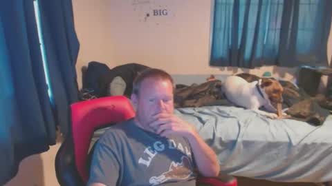 Snapshot of pecker40 chatting on 10/17/25, 07:05 pecker40 online show from 10/17/25, 07:05