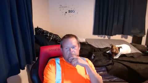 Snapshot of pecker40 chatting on 10/30/25, 01:40 pecker40 online show from 10/30/25, 01:40