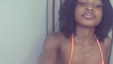 Lizzy online show from 10/04/25, 01:53