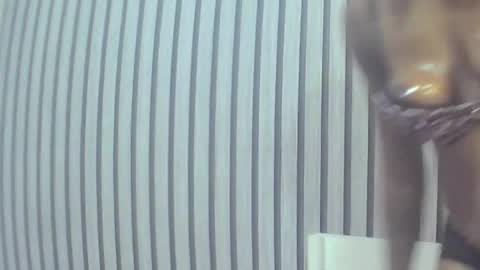 Lizzy online show from 10/25/25, 08:36