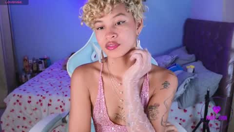 Snapshot of peggy_funn chatting on 01/04/25, 09:52 peggy-funn online show from 01/04/25, 09:52