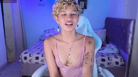 Snapshot of peggy_funn chatting on 01/11/25, 03:34 peggy-funn online show from 01/11/25, 03:34