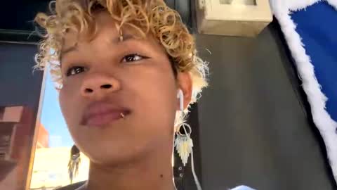 Snapshot of peggy_funn chatting on 01/15/25, 02:13 peggy-funn online show from 01/15/25, 02:13