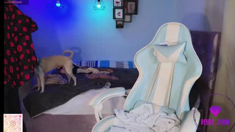 Snapshot of peggy_funn chatting on 01/22/25, 12:16 peggy-funn online show from 01/22/25, 12:16
