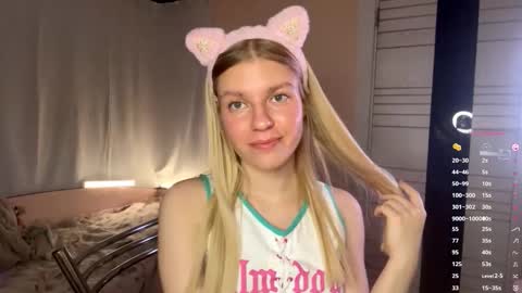 Mary online show from 10/22/25, 07:02