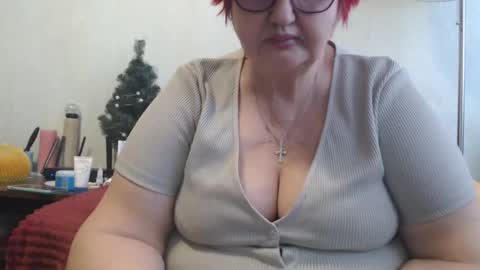 Snapshot of peggysoft chatting on 02/12/25, 10:56 PeggySoft online show from 02/12/25, 10:56
