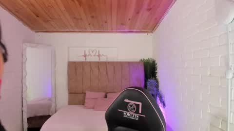 penelope online show from 09/21/25, 03:19