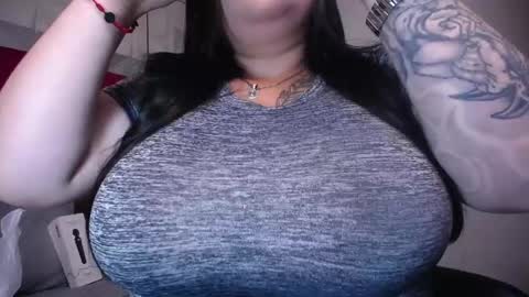 Snapshot of penelope_witts chatting on 04/15/26, 01:45 Penelope online show from 04/15/26, 01:45