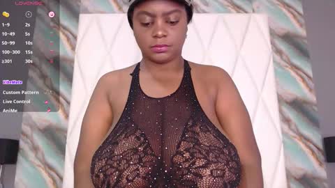 Snapshot of penelopeboobs_ chatting on 10/15/25, 06:52 online show from 10/15/25, 06:52