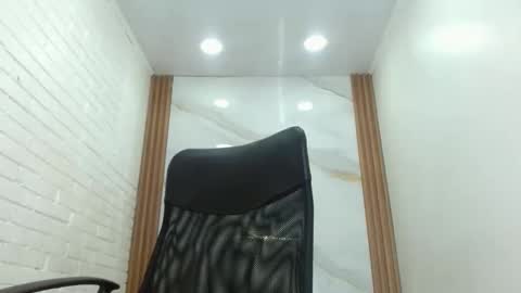Snapshot of penelopee_rouse chatting on 10/14/25, 10:32 Penelopee Rouse online show from 10/14/25, 10:32