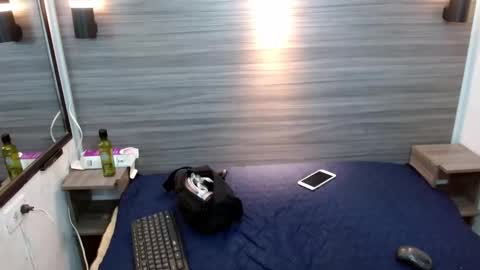 Penelopee Rouse online show from 11/30/25, 08:24