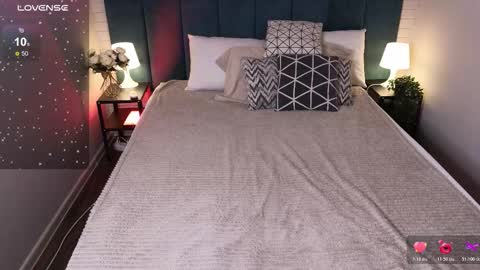 Snapshot of peneloppa_star chatting on 11/26/25, 10:00 Hi Im Peneloppa online show from 11/26/25, 10:00