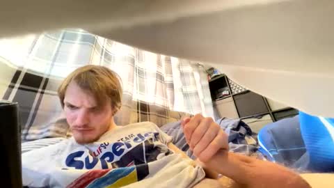 Penguin online show from 09/09/25, 05:12