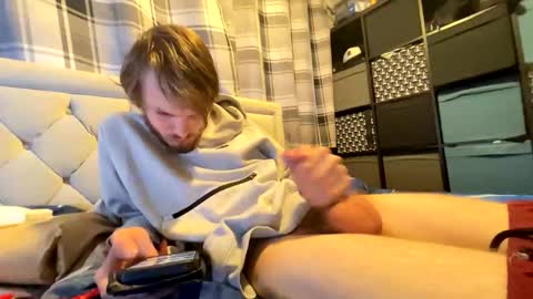 Penguin online show from 10/07/25, 05:21