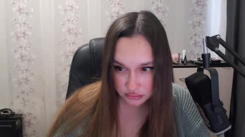  Mia  online show from 09/14/25, 07:40