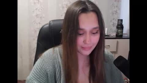  Mia  online show from 09/15/25, 09:09