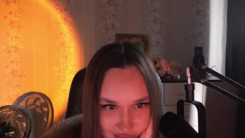  Mia  online show from 09/18/25, 09:00