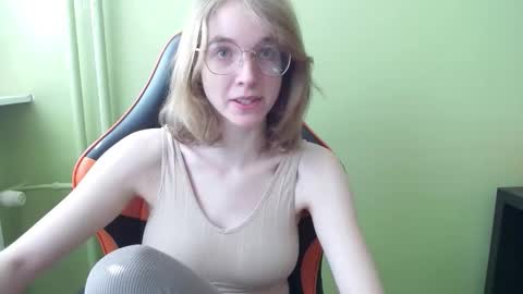 Snapshot of penny_lust chatting on 03/04/26, 07:36 Penny online show from 03/04/26, 07:36