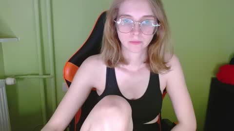 Snapshot of penny_lust chatting on 03/23/26, 07:29 Penny online show from 03/23/26, 07:29