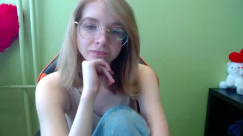 Snapshot of penny_lust chatting on 03/25/26, 07:36 Penny online show from 03/25/26, 07:36