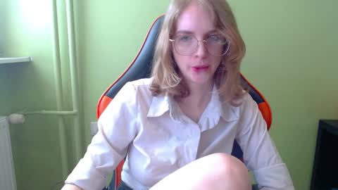 Snapshot of penny_lust chatting on 04/11/26, 07:56 Penny online show from 04/11/26, 07:56