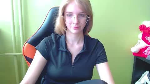 Snapshot of penny_lust chatting on 04/21/26, 06:31 Penny online show from 04/21/26, 06:31