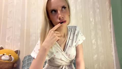 Snapshot of pennyczubakowski chatting on 10/13/25, 04:29 Margot online show from 10/13/25, 04:29