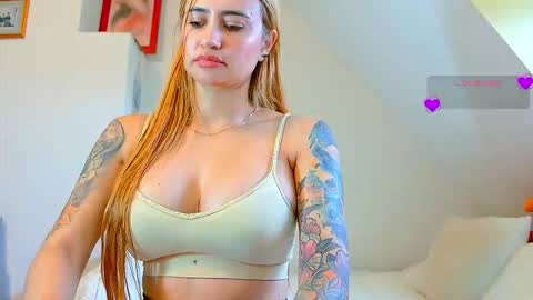 Snapshot of pennyy__ chatting on 03/05/26, 03:08 Hi Im Penelope better vibrations 1111 online show from 03/05/26, 03:08