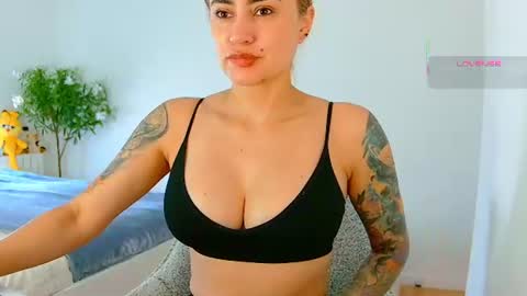Hi Im Penelope  better vibrations  1111 online show from 07/03/26, 09:48
